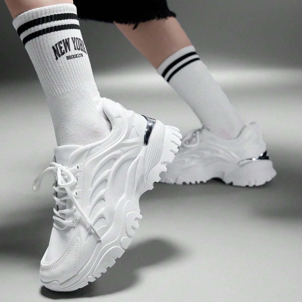 Women's Fashionable Sporty Mesh Surface White Lace Up Chunky Sneakers